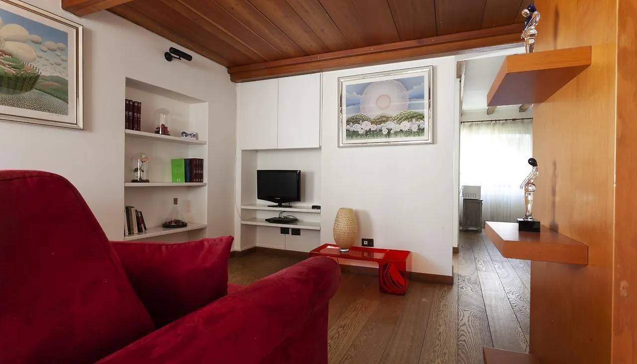 Italianway-Corso Monforte Milan