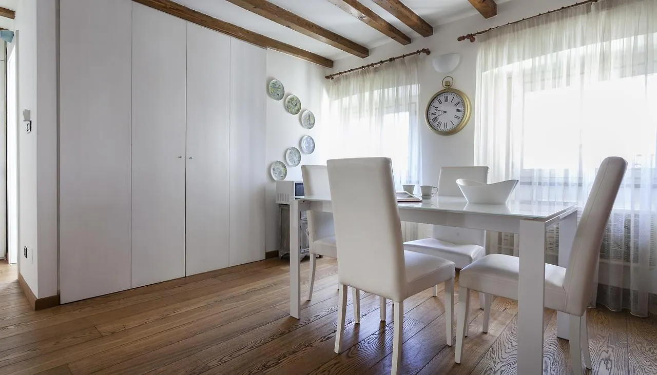 Apartment Italianway-Corso Monforte Milan