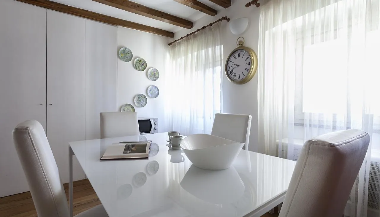 Italianway-Corso Monforte Milan Apartment
